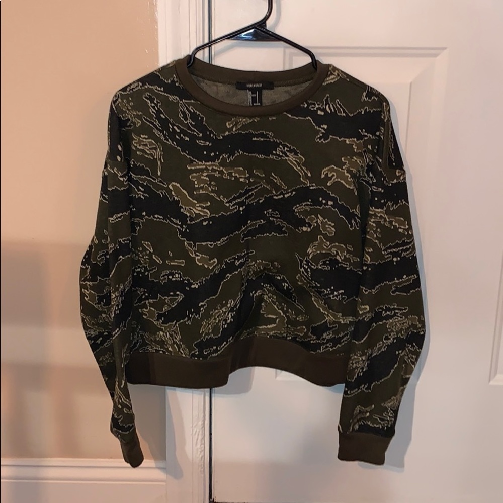 Women’s Cropped Crew- Forever21